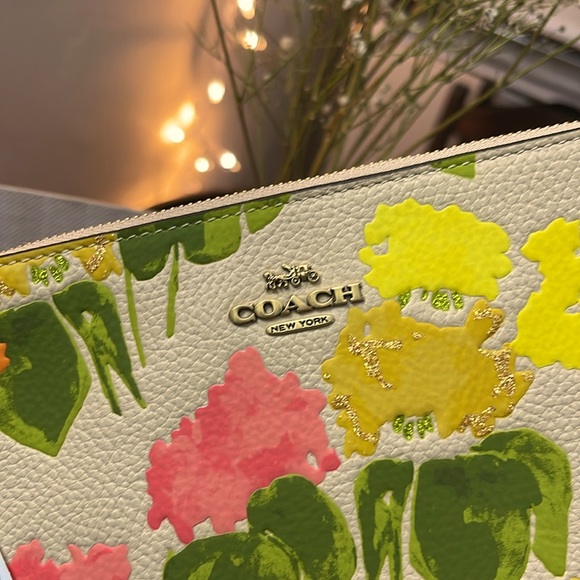 Coach Small Wristlet with Floral Print - Picture 7 of 12